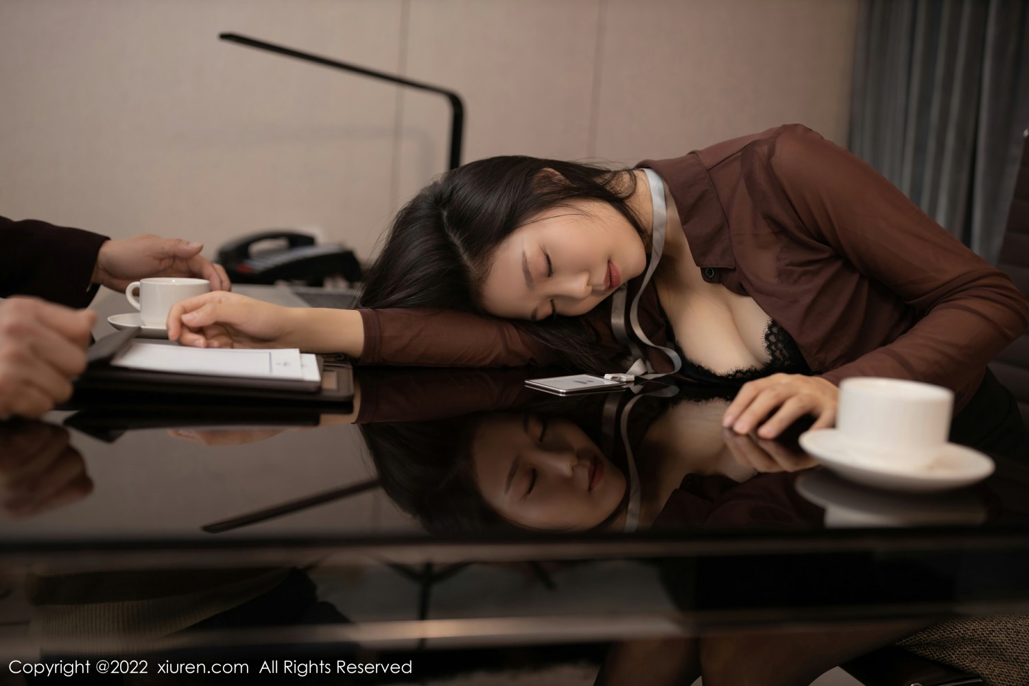 [XiuRen秀人网]No4479抖娘利世性感秘书-[秀人套图]