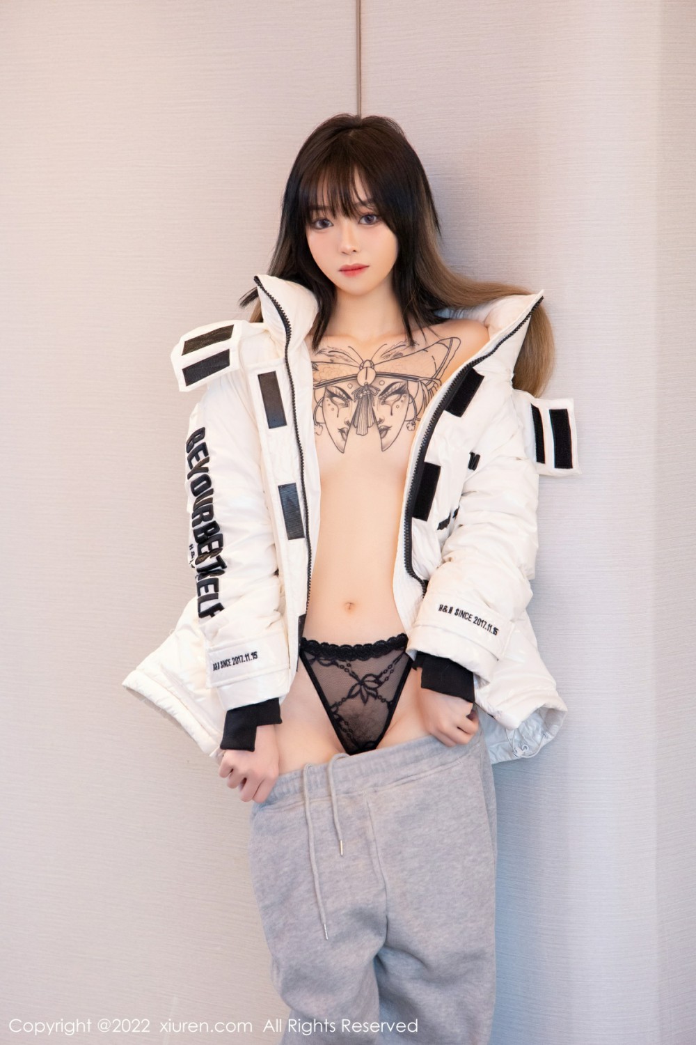 [XiuRen秀人网]No4470奶瓶极致美腿-[秀人套图]