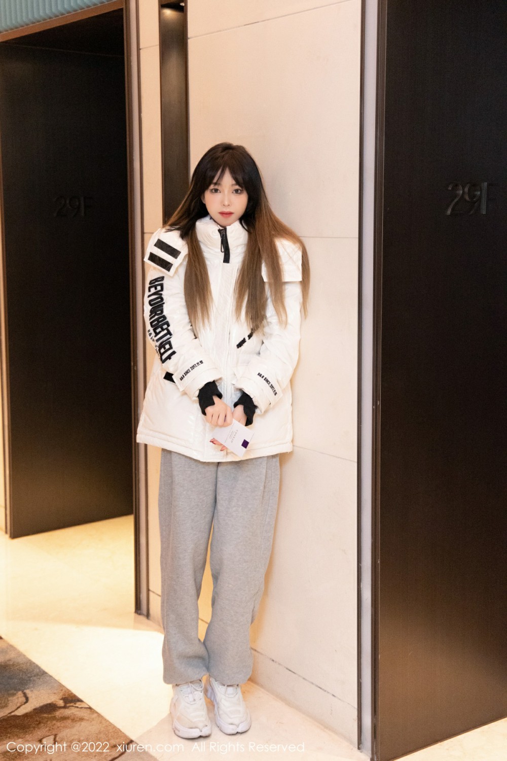 [XiuRen秀人网]No4470奶瓶极致美腿-[秀人套图]