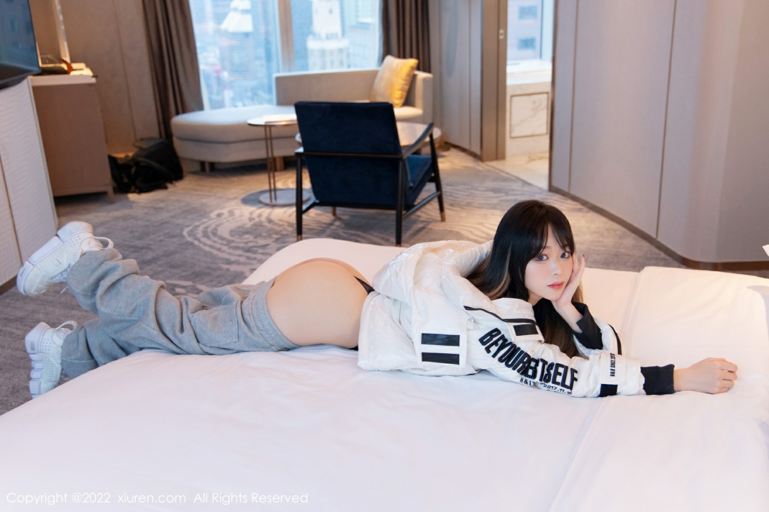 [XiuRen秀人网]No4470奶瓶极致美腿-[秀人套图]