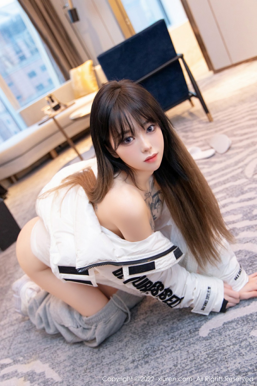 [XiuRen秀人网]No4470奶瓶极致美腿-[秀人套图]