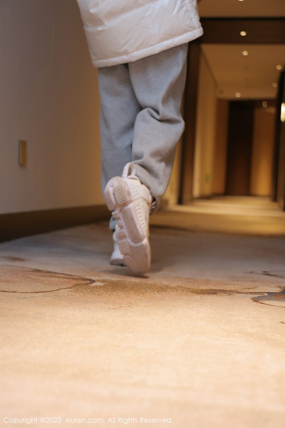 [XiuRen秀人网]No4470奶瓶极致美腿-[秀人套图]