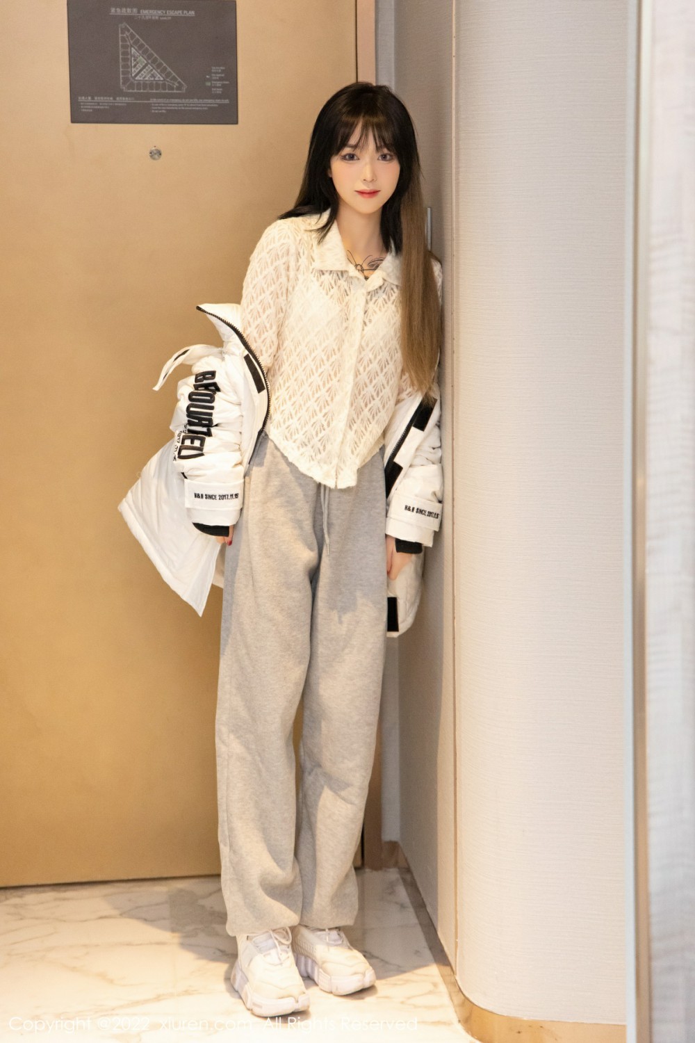 [XiuRen秀人网]No4470奶瓶极致美腿-[秀人套图]