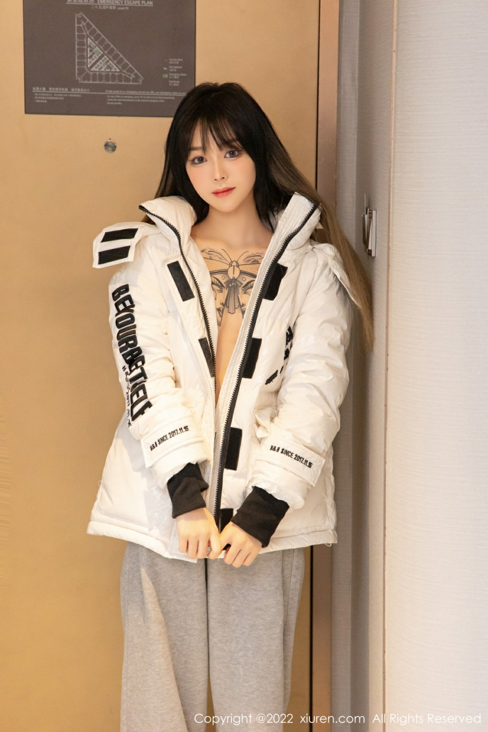 [XiuRen秀人网]No4470奶瓶极致美腿-[秀人套图]