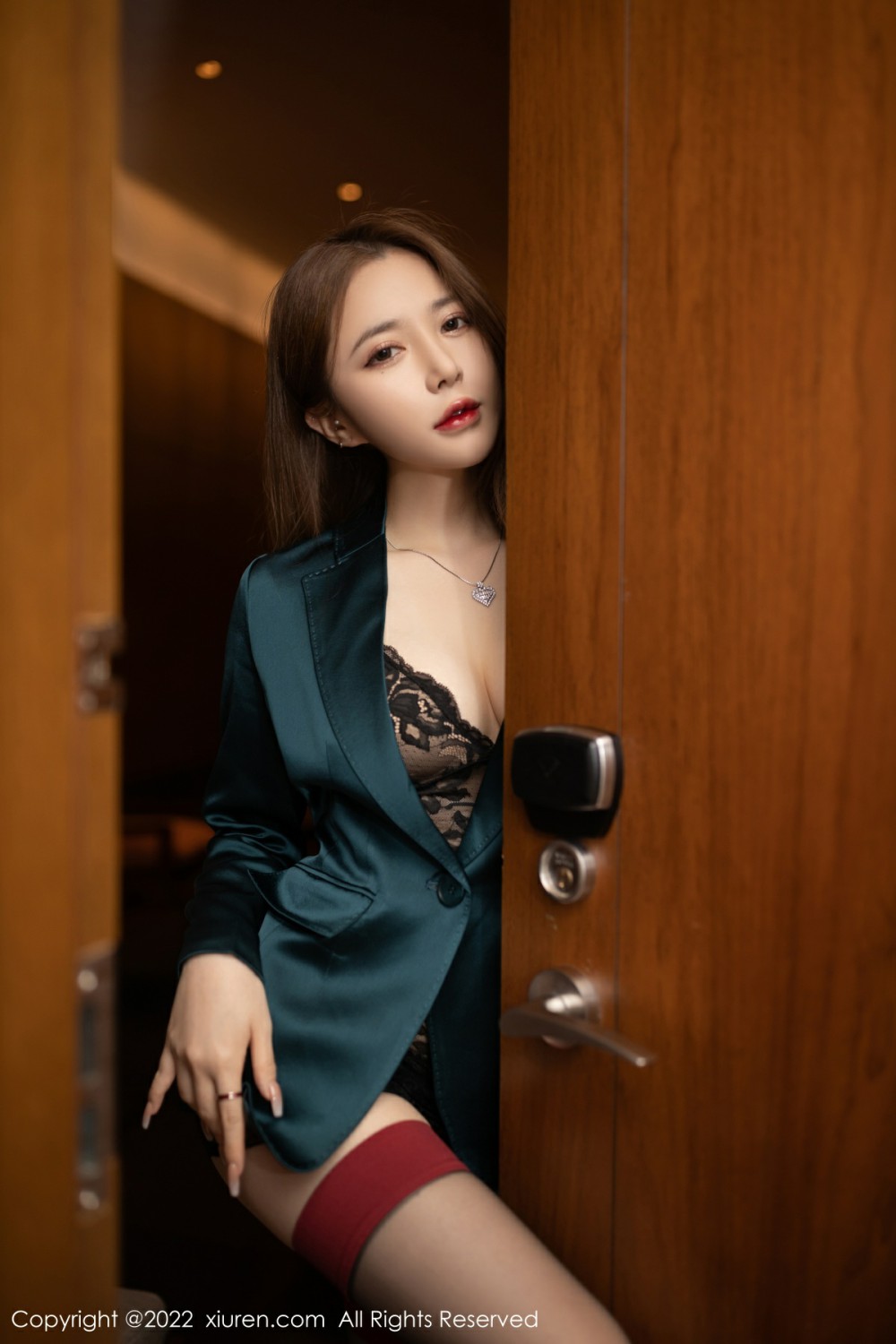 [XiuRen秀人网]No4497鱼子酱Fish老板的寂寞-[秀人套图]