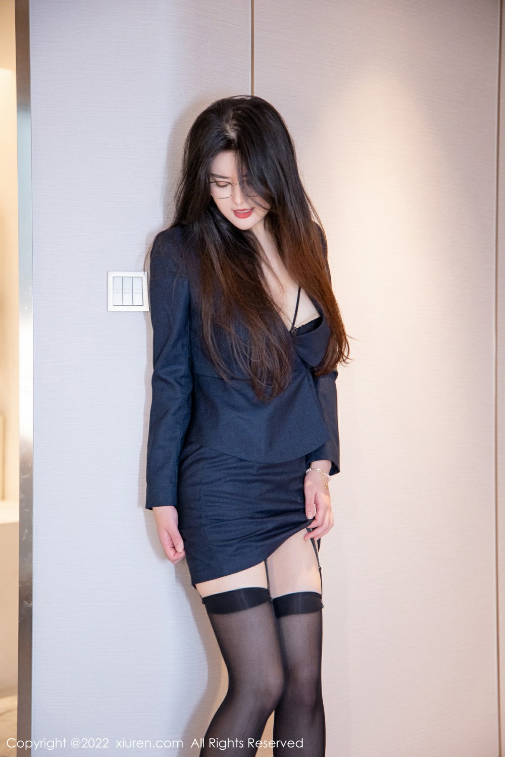[XiuRen秀人网]No4502xiuren白露性感职业装-[秀人套图]