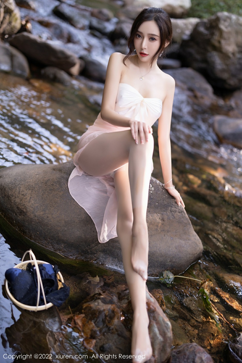 [XiuRen秀人网]No4511王馨瑶yanni户外写真-[秀人套图]