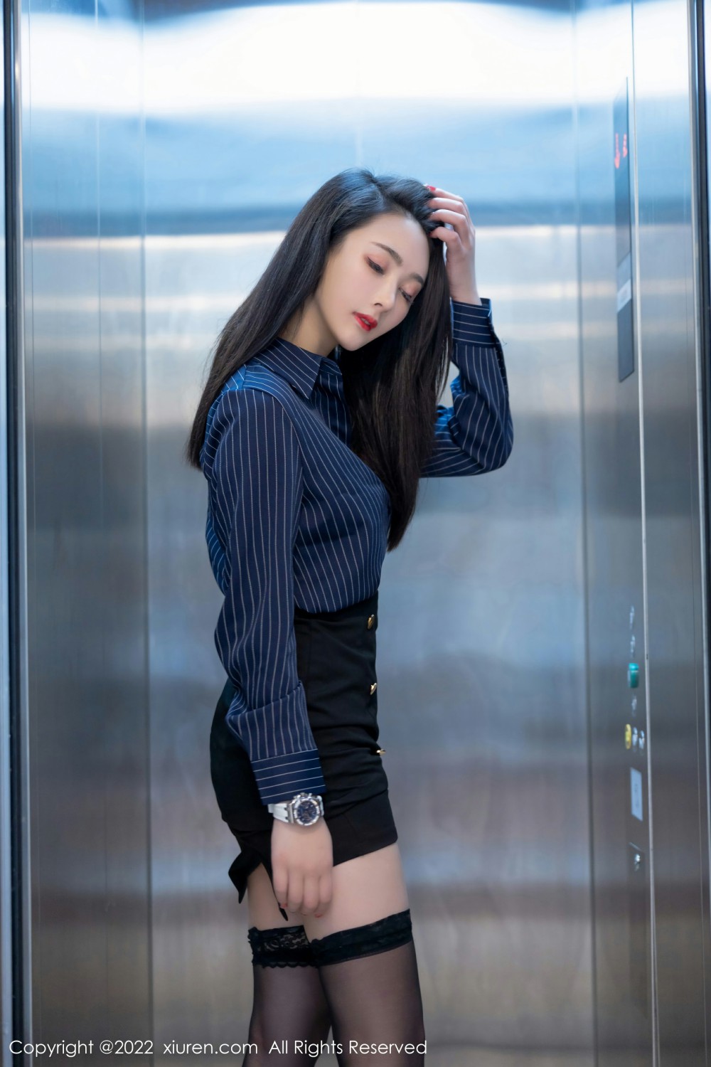 [XiuRen秀人网]No4513summer宝宝电梯艳遇-[秀人套图]