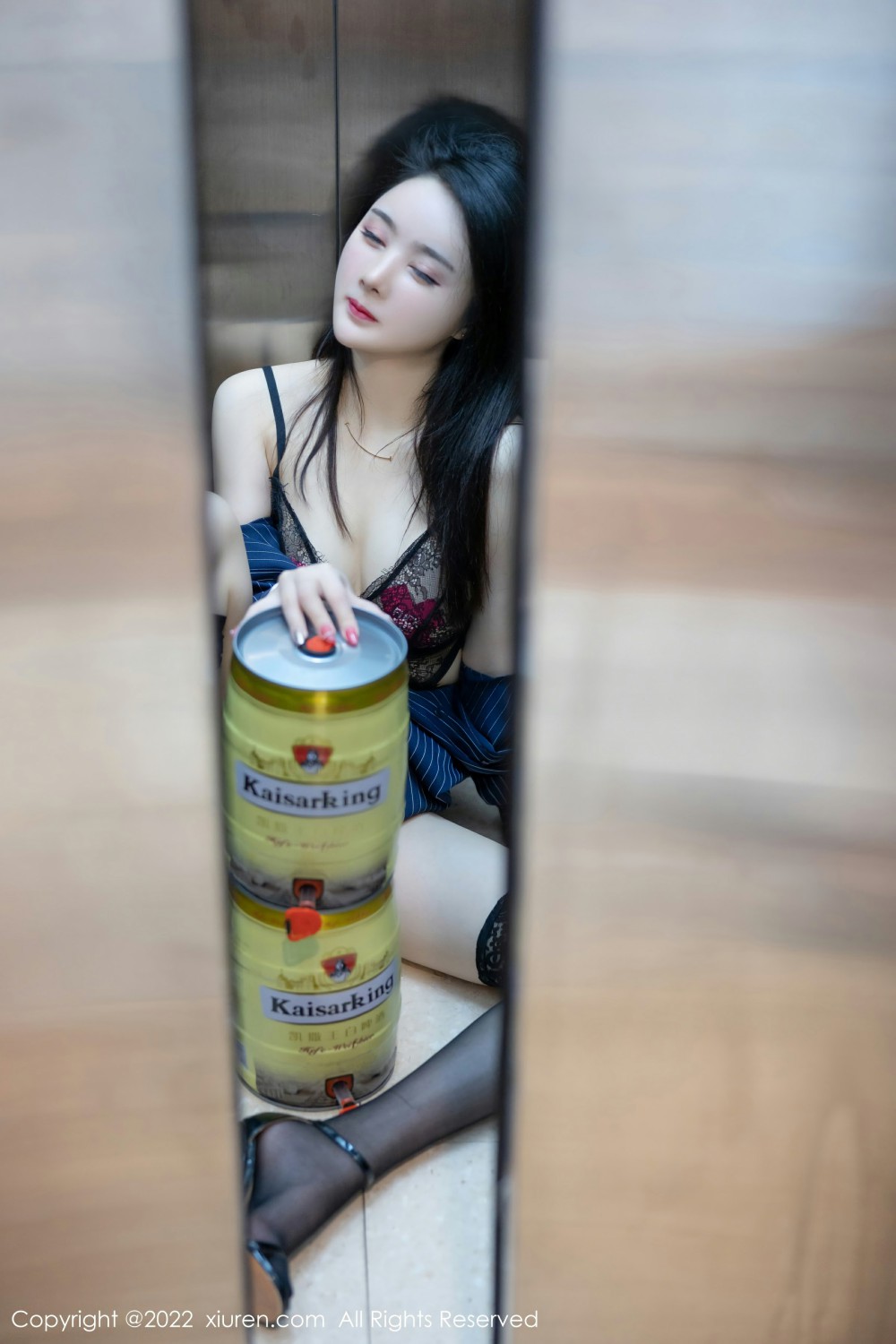 [XiuRen秀人网]No4513summer宝宝电梯艳遇-[秀人套图]