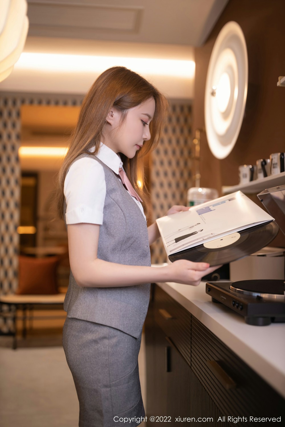 [XiuRen秀人网]No4538鱼子酱Fish性感职业装-[秀人套图]