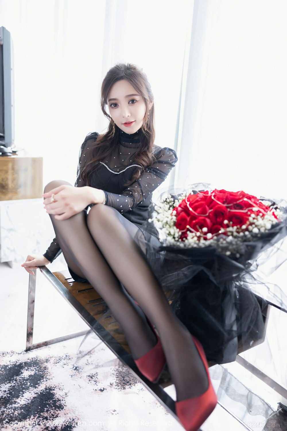 [XiuRen秀人网]No4574王馨瑶yanni曼妙身材-[秀人套图]