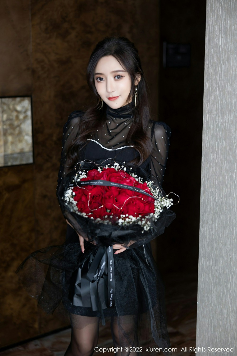 [XiuRen秀人网]No4574王馨瑶yanni曼妙身材-[秀人套图]