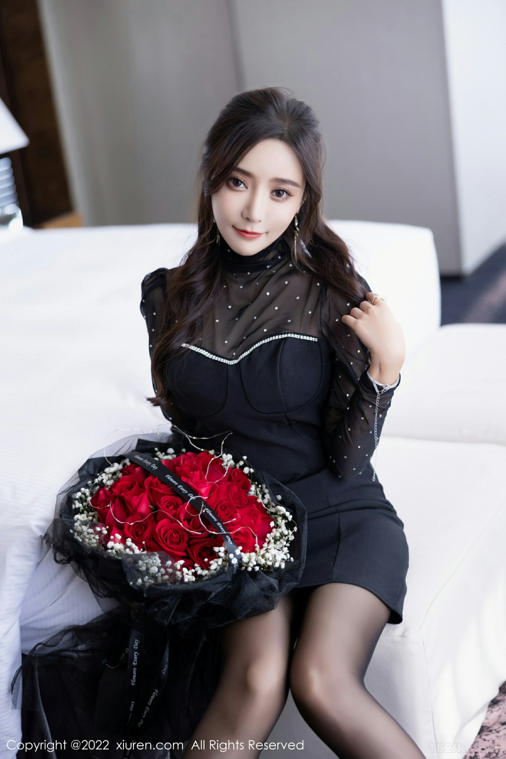 [XiuRen秀人网]No4574王馨瑶yanni曼妙身材-[秀人套图]