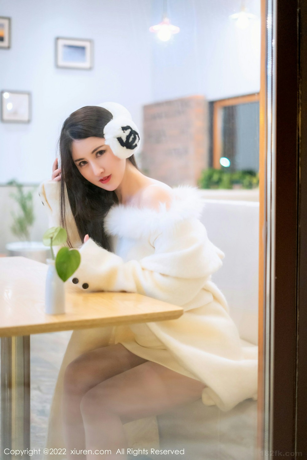 [XiuRen秀人网]No4578诗诗kiki白色蕾丝-[秀人套图]