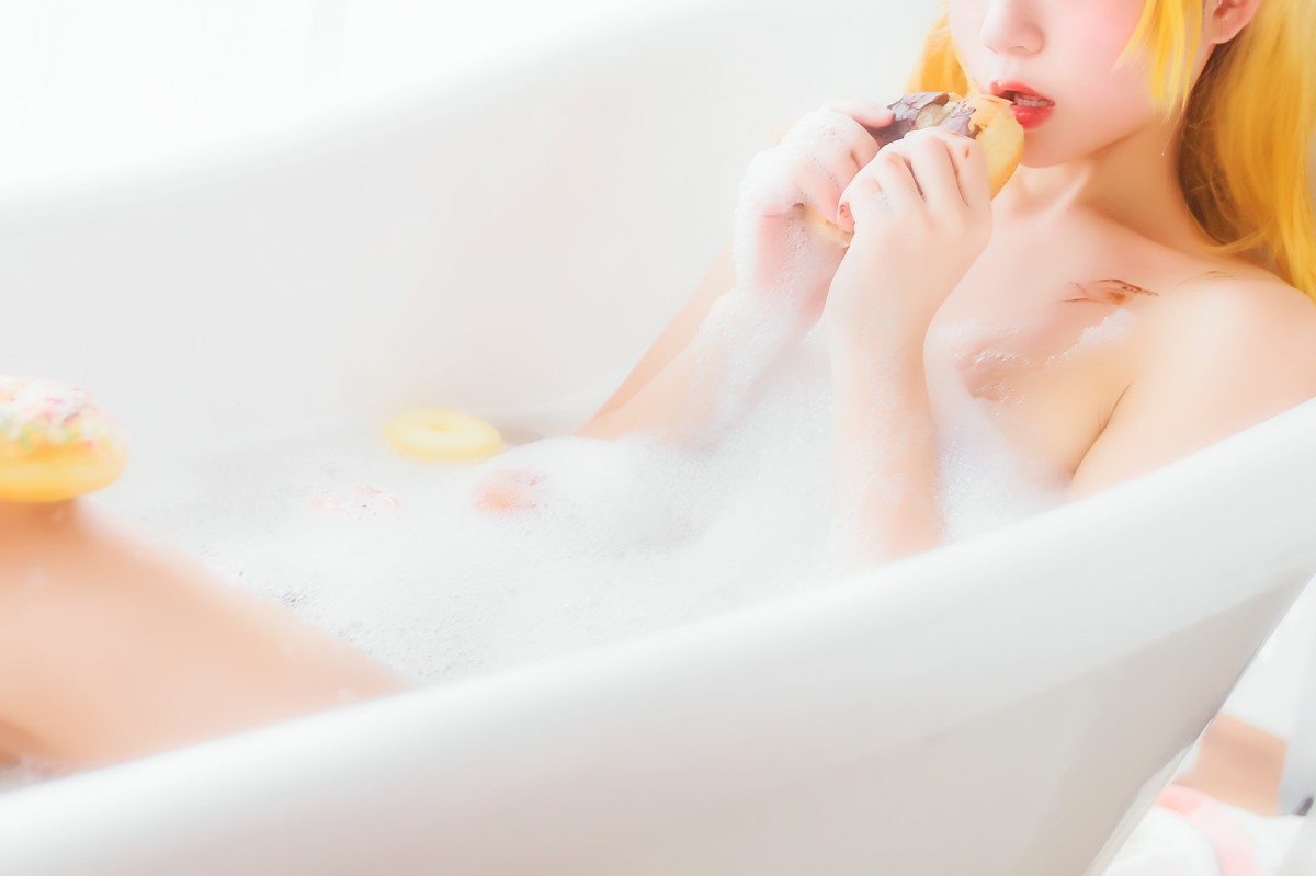 萝莉风COS桜桃喵–小忍浴缸-COSPLAY