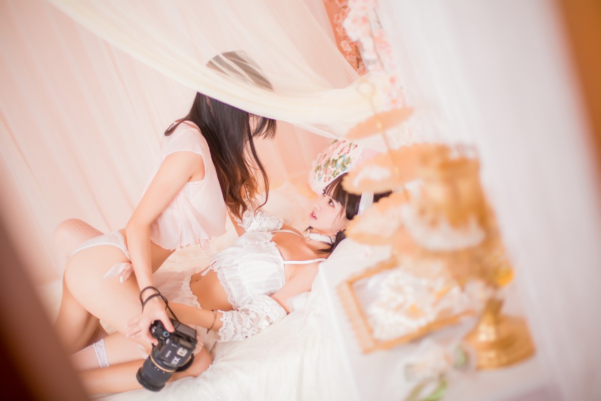 萝莉风COS桜桃喵&amp;鳗鱼霏子–百合-COSPLAY