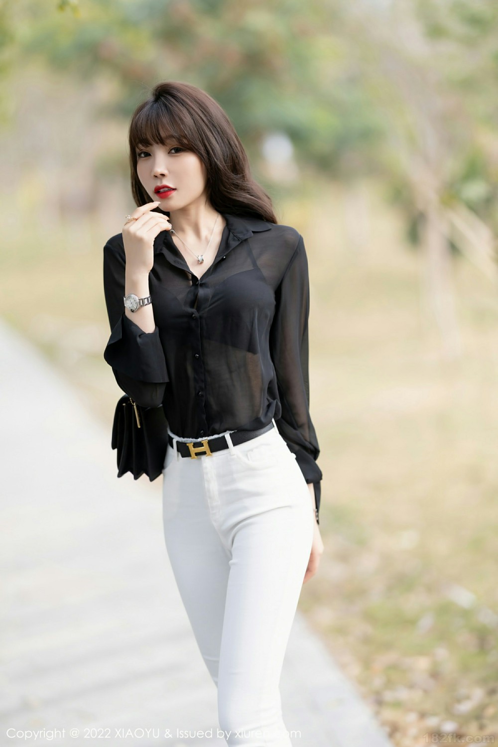 [XIAOYU语画界]VOL715芝芝Booty美腿翘臀-[秀人套图]