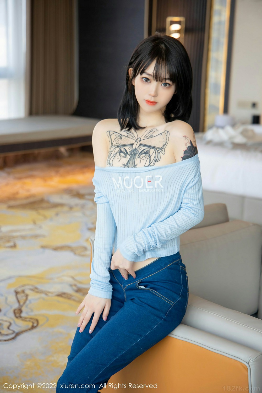 [XiuRen秀人网]No4584奶瓶极致美腿-[秀人套图]