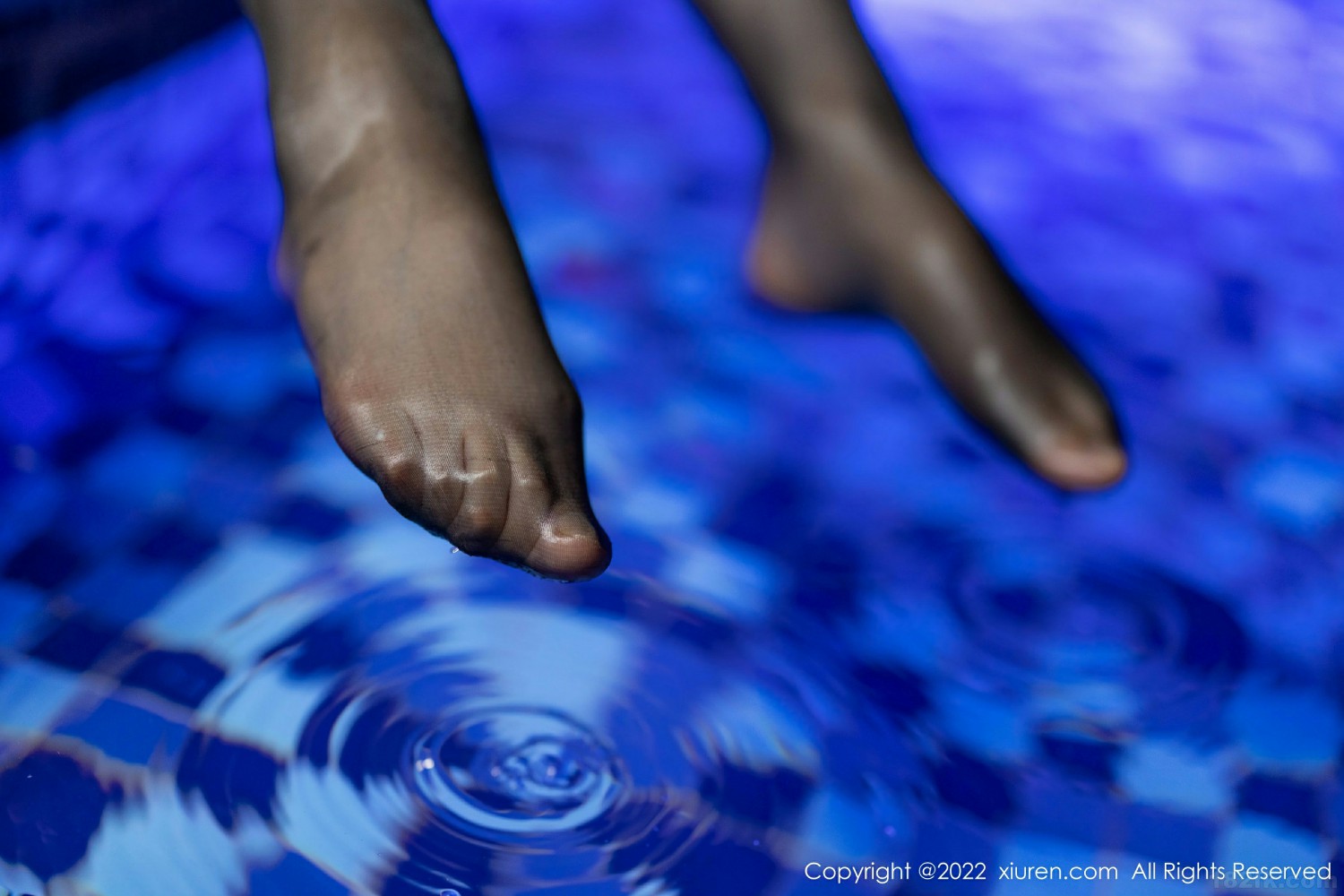 [XiuRen秀人网]No4593绮里嘉ula泳池写真-[秀人套图]
