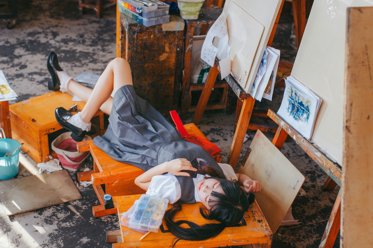 萝莉风COS桜桃喵–画室少女-COSPLAY