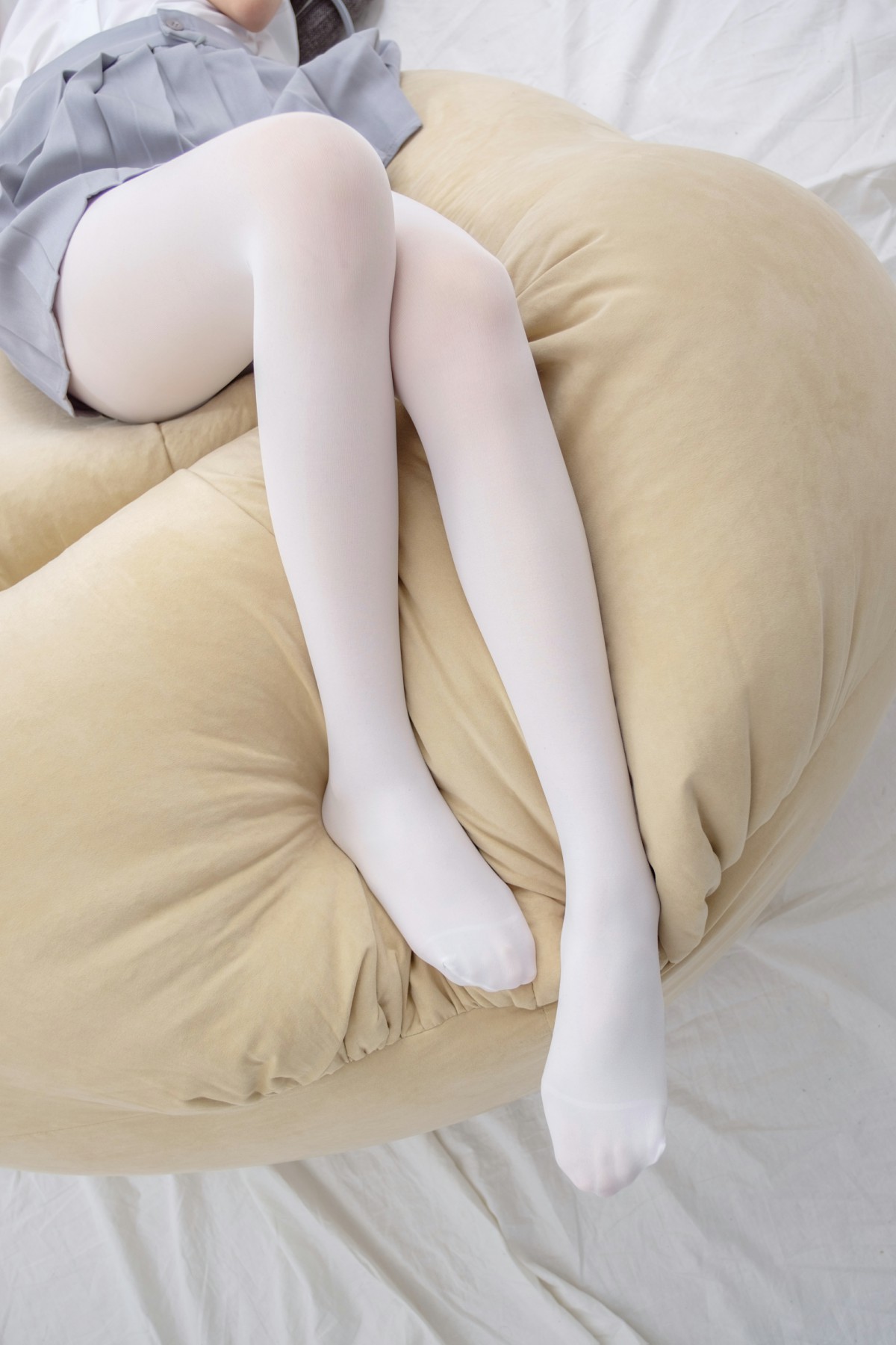 [森萝财团]R15-025白丝足控-COSPLAY