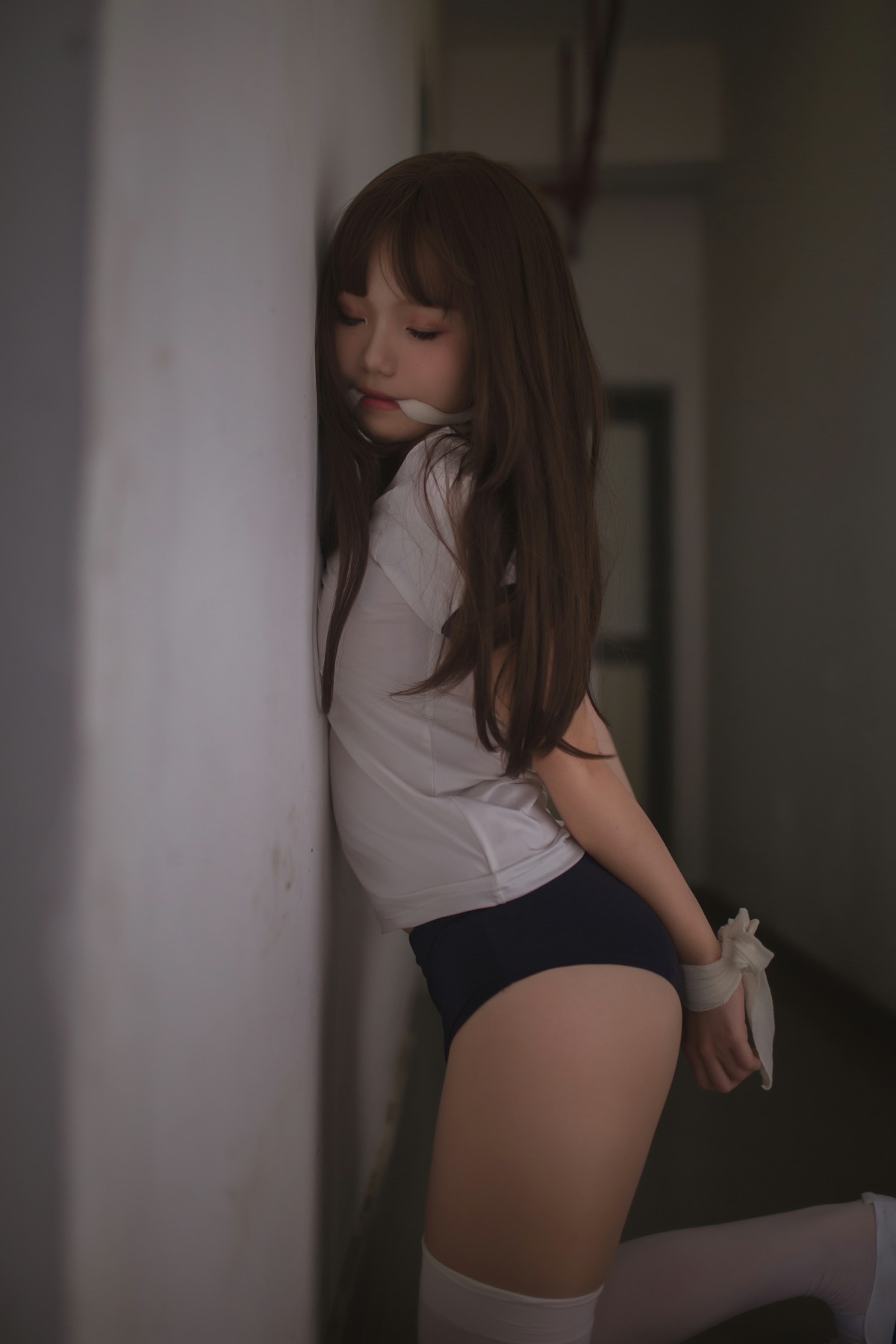 性感人气COSERYoko宅夏Cos–白丝捆绑-COSPLAY