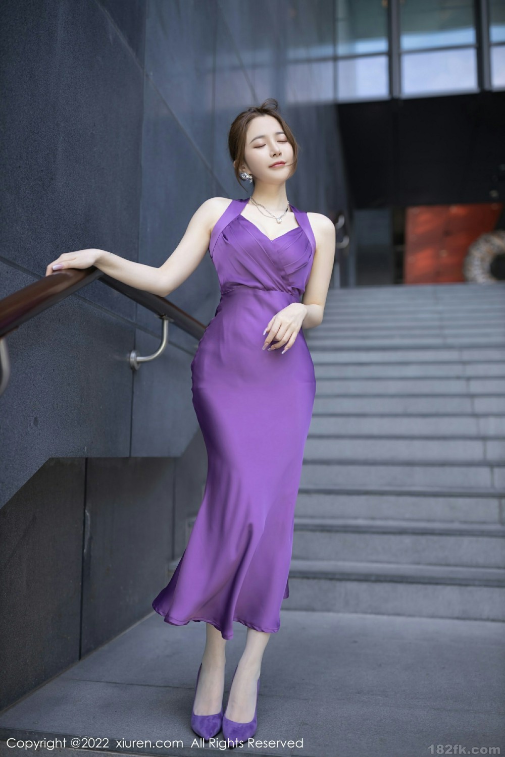 [XiuRen秀人网]No4607鱼子酱Fish紫色连衣裙-[秀人套图]