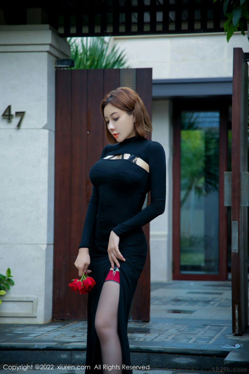 [XiuRen秀人网]No4597果儿Victoria三亚写真-[秀人套图]