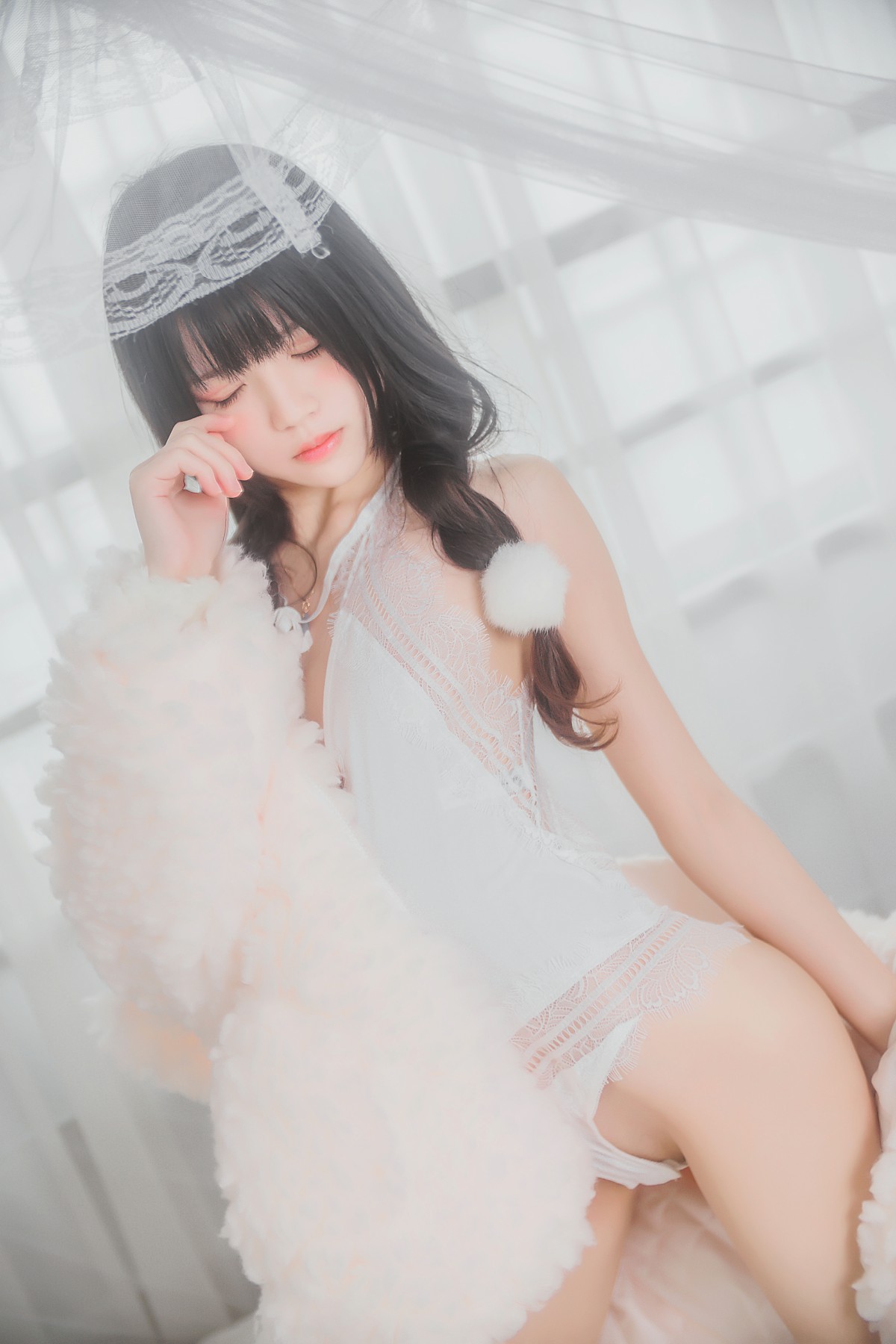 萝莉风COS桜桃喵–纯白私房-COSPLAY