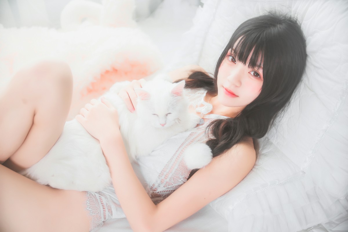 萝莉风COS桜桃喵–纯白私房-COSPLAY