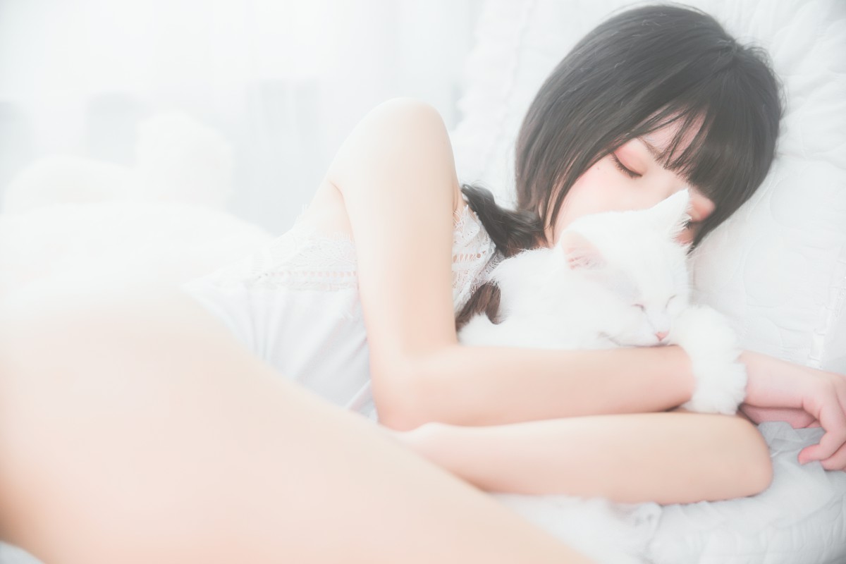 萝莉风COS桜桃喵–纯白私房-COSPLAY