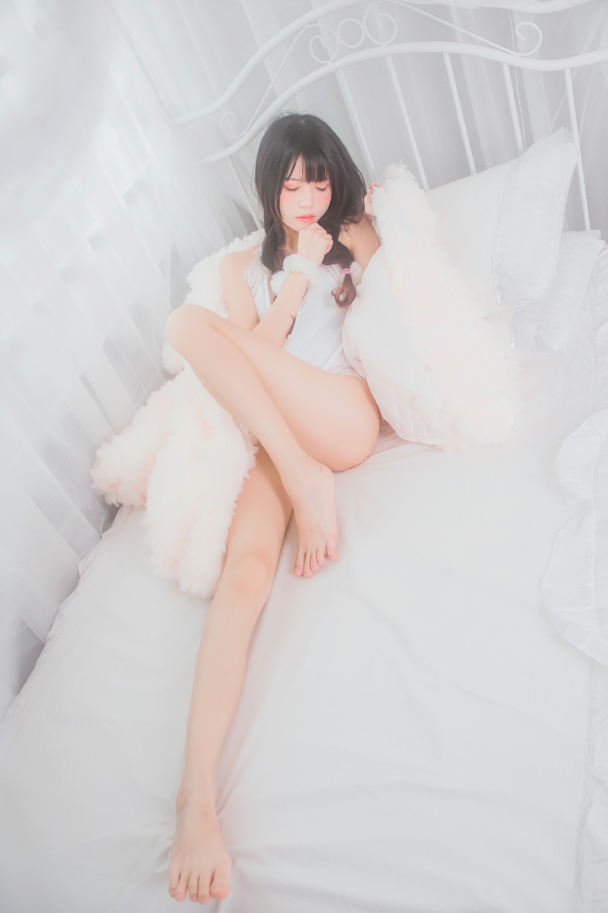 萝莉风COS桜桃喵–纯白私房-COSPLAY