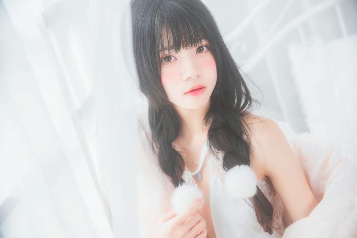 萝莉风COS桜桃喵–纯白私房-COSPLAY