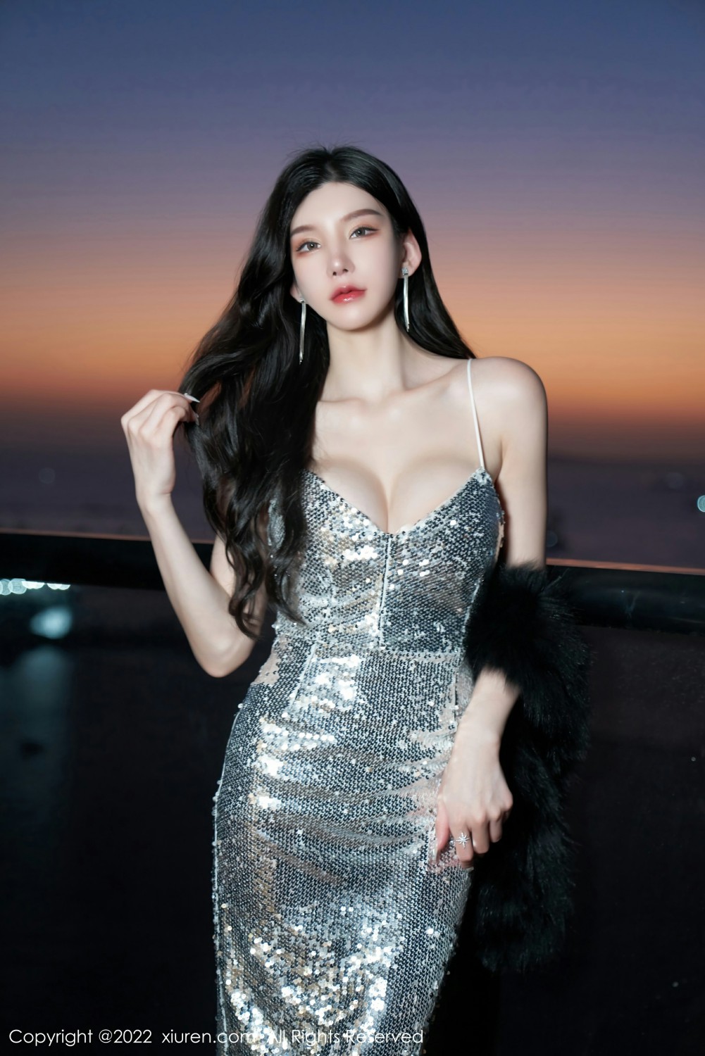 [XiuRen秀人网]No4628周于希Sally银色吊带裙-[秀人套图]