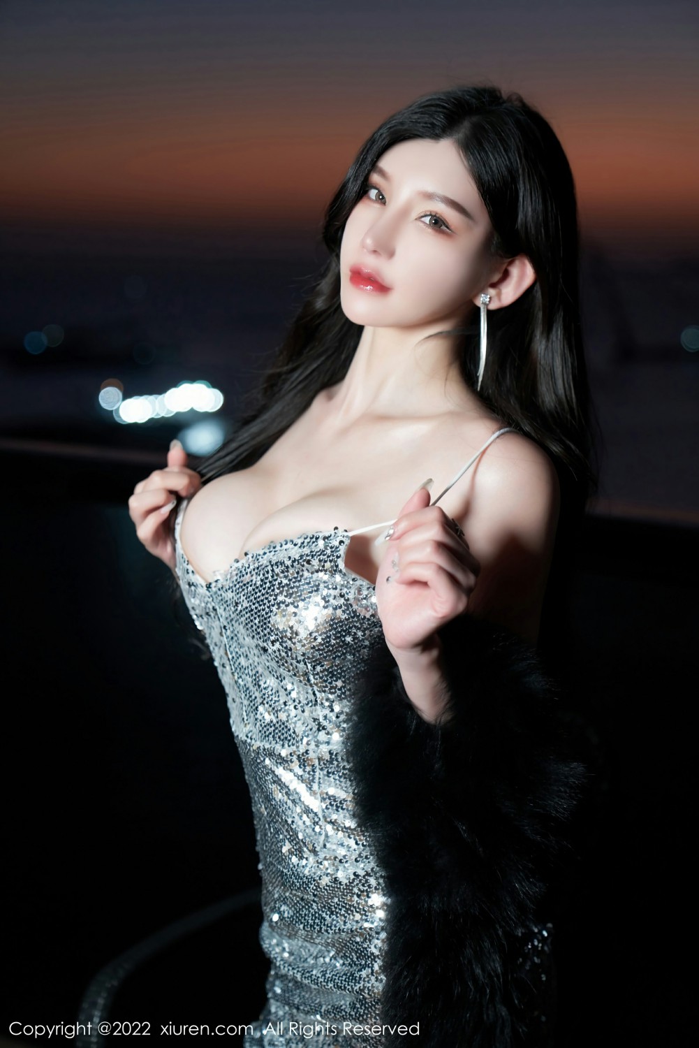 [XiuRen秀人网]No4628周于希Sally银色吊带裙-[秀人套图]