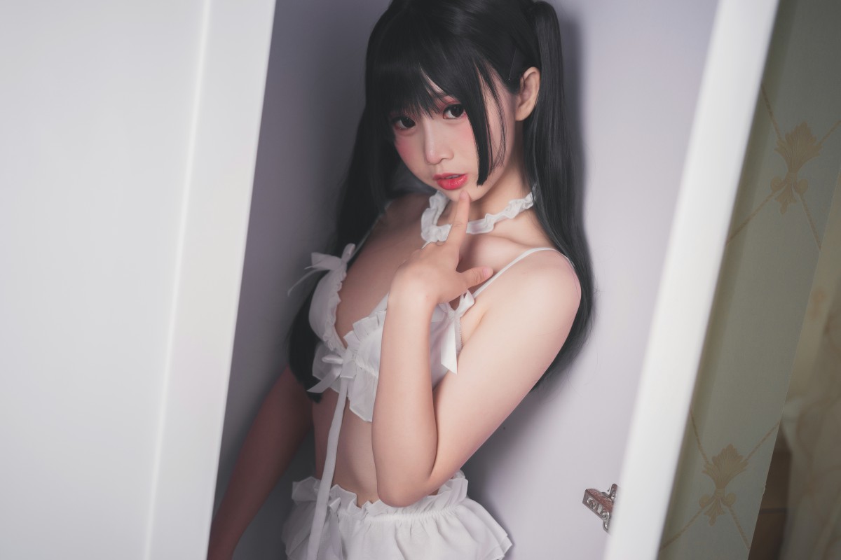 [Cosplay]面饼仙儿–脑内少女白内衣-COSPLAY