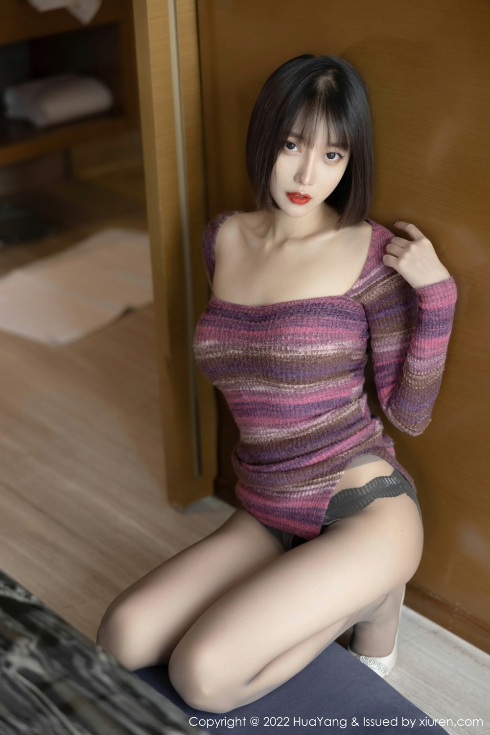[HuaYang花漾写真]VOL487玥儿玥er丝足美腿-[秀人套图]