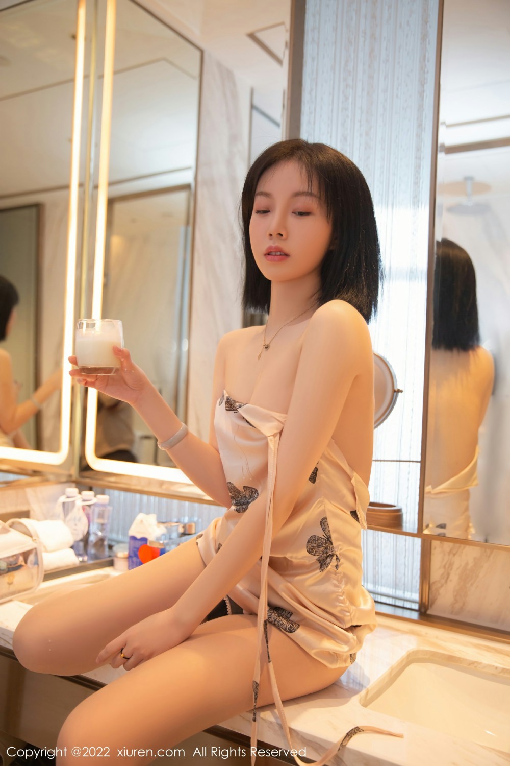 [XiuRen秀人网]No4635一颗甜蛋黄a浴缸写真-[秀人套图]