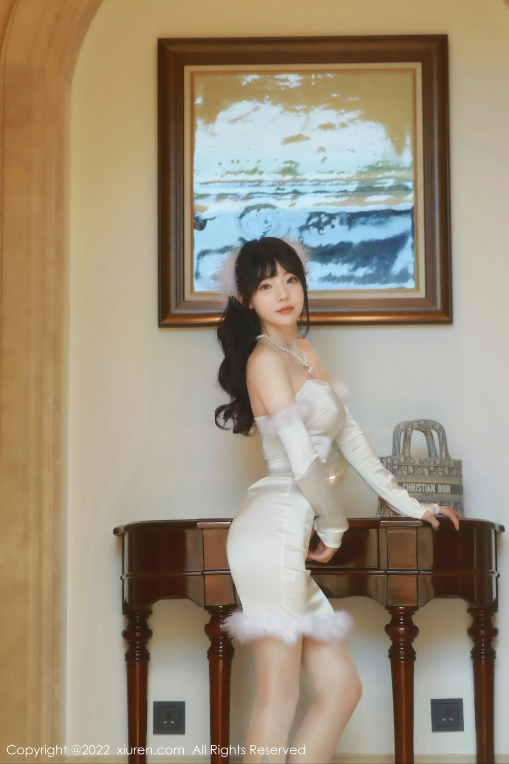 [XiuRen秀人网]No4645佘贝拉bella米色连衣裙-[秀人套图]