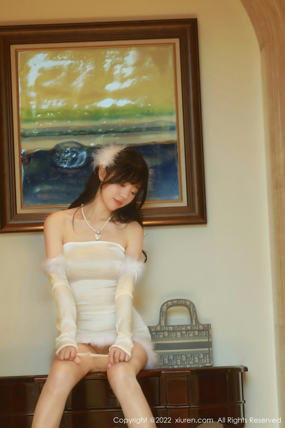 [XiuRen秀人网]No4645佘贝拉bella米色连衣裙-[秀人套图]