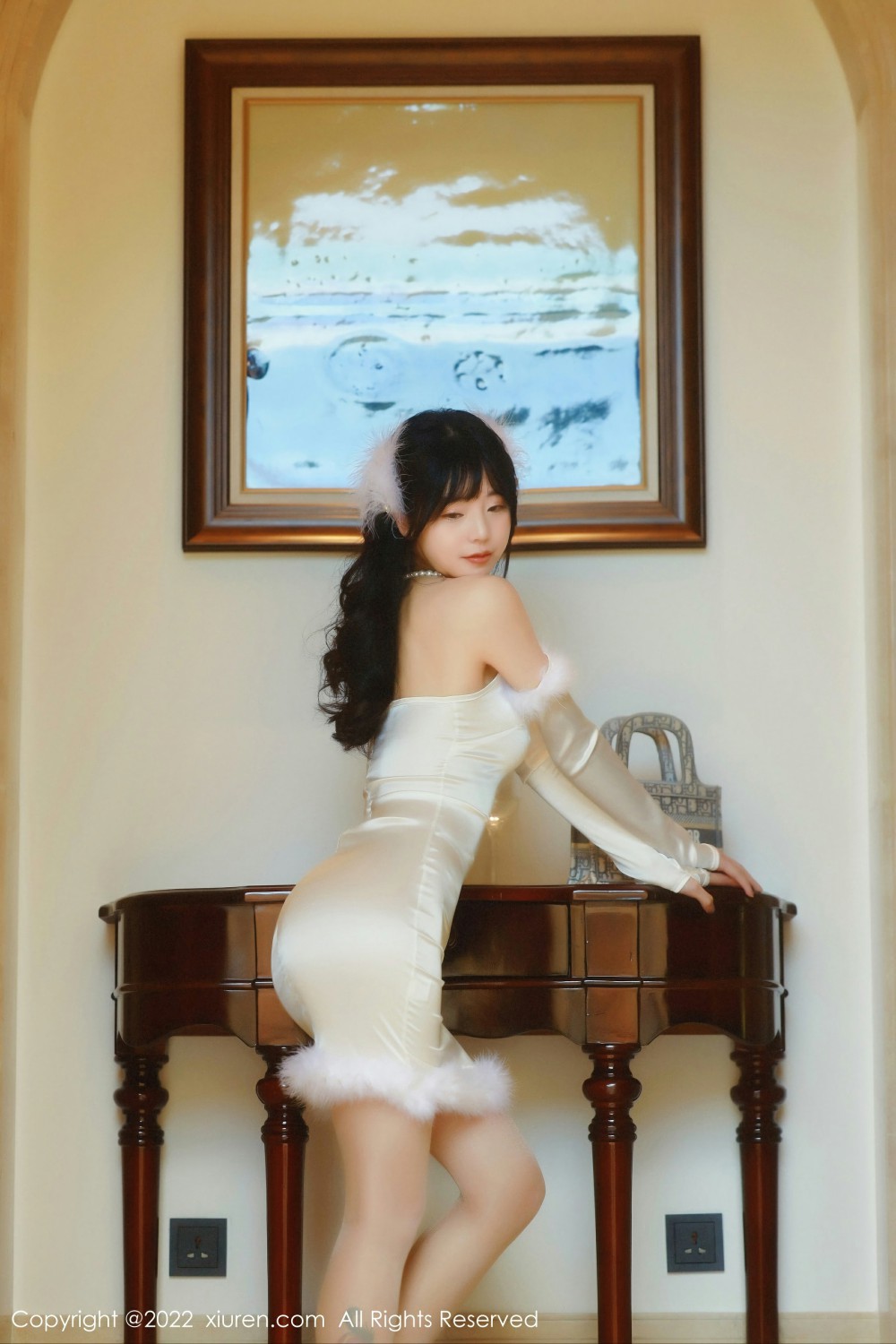 [XiuRen秀人网]No4645佘贝拉bella米色连衣裙-[秀人套图]