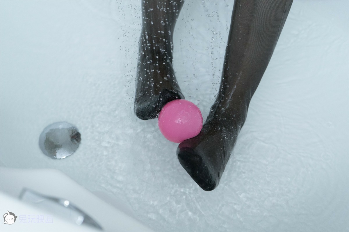 兔玩映画系列Vol064在浴缸里玩水-COSPLAY