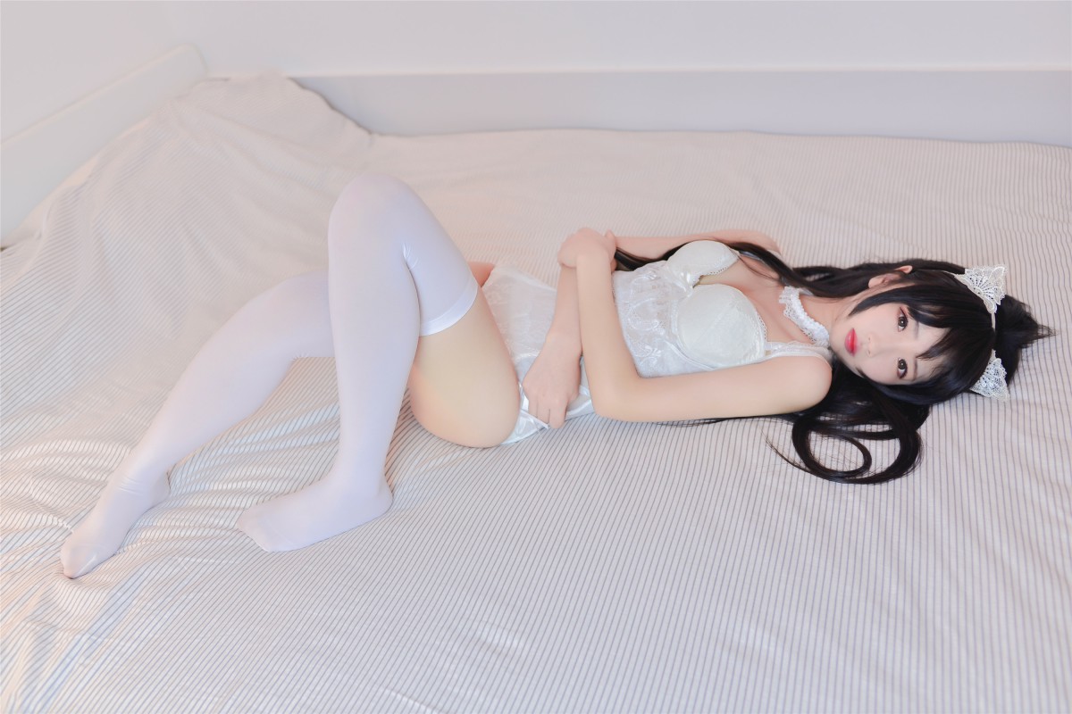 Cos小姐姐雪琪–猫系少女白猫-COSPLAY