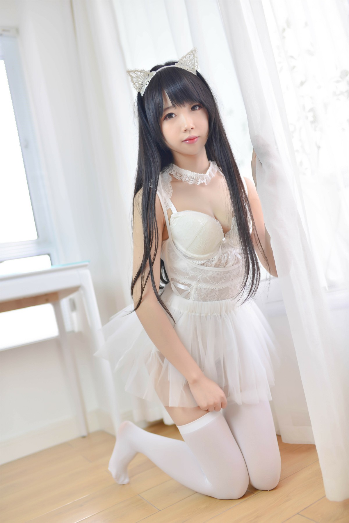Cos小姐姐雪琪–猫系少女白猫-COSPLAY