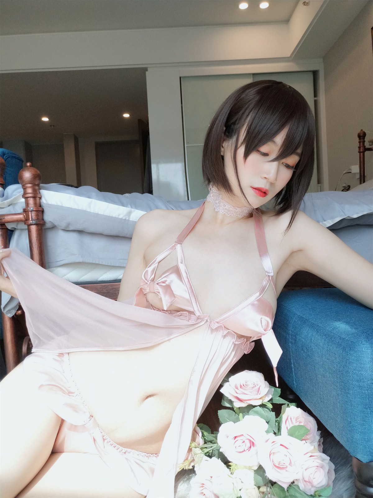 Coser小姐姐白银–粉色睡衣-COSPLAY