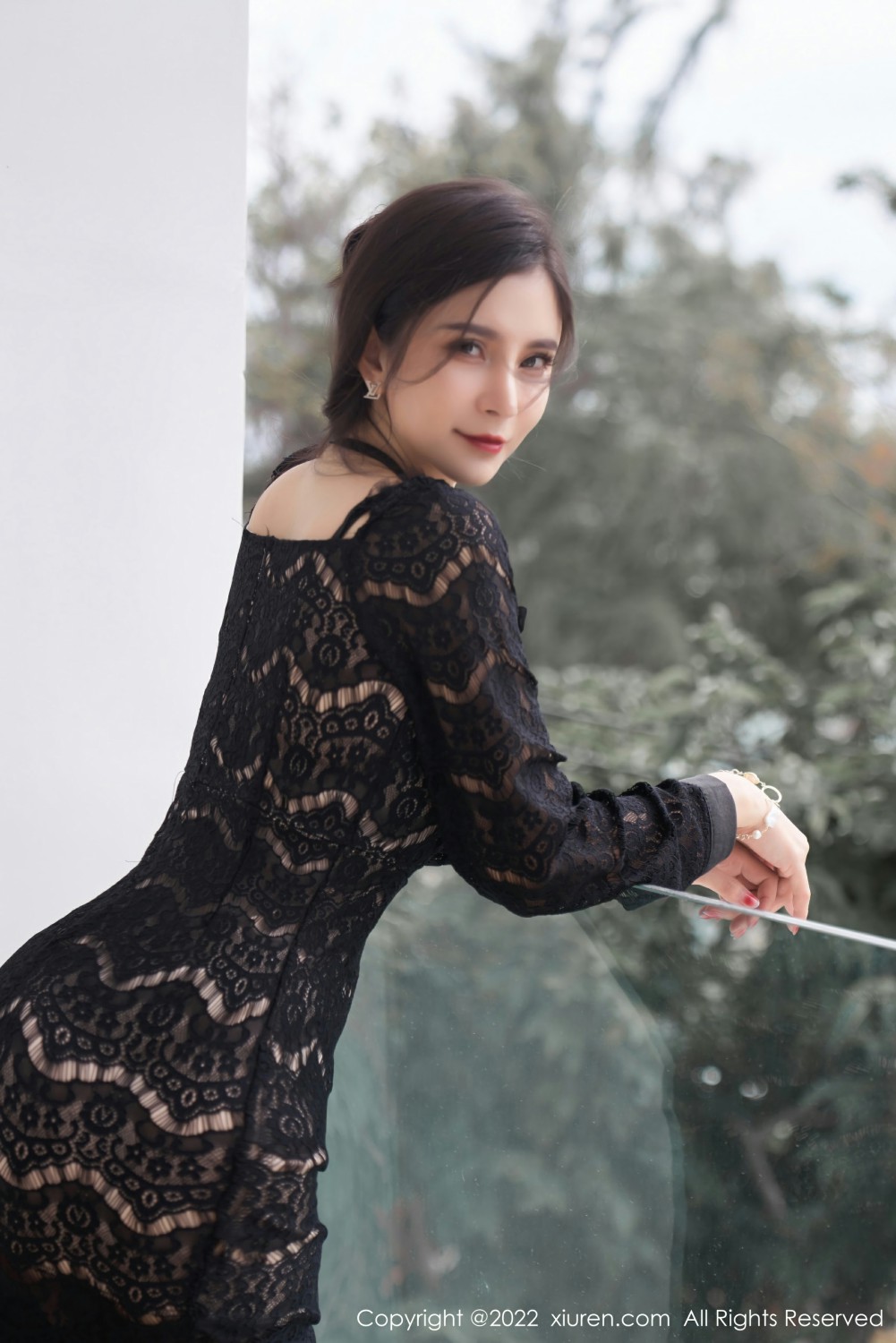 [XiuRen秀人网]No4668小蛮妖Yummy黑色连衣裙-[秀人套图]