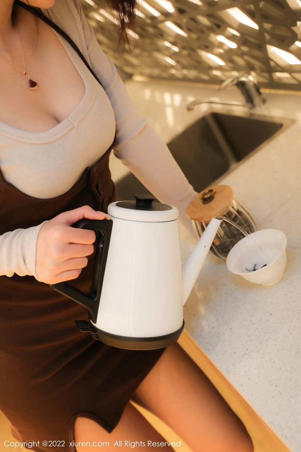 [XiuRen秀人网]No4671汐汐baby妩媚动人-[秀人套图]