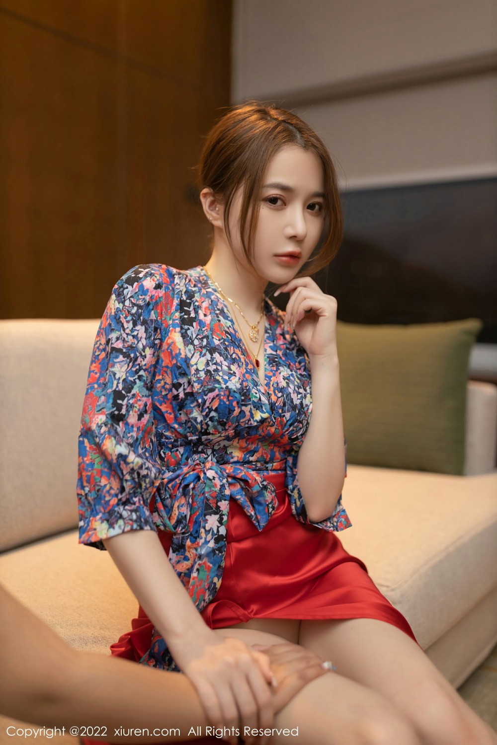 [XiuRen秀人网]No4674鱼子酱Fish性感红裙-[秀人套图]