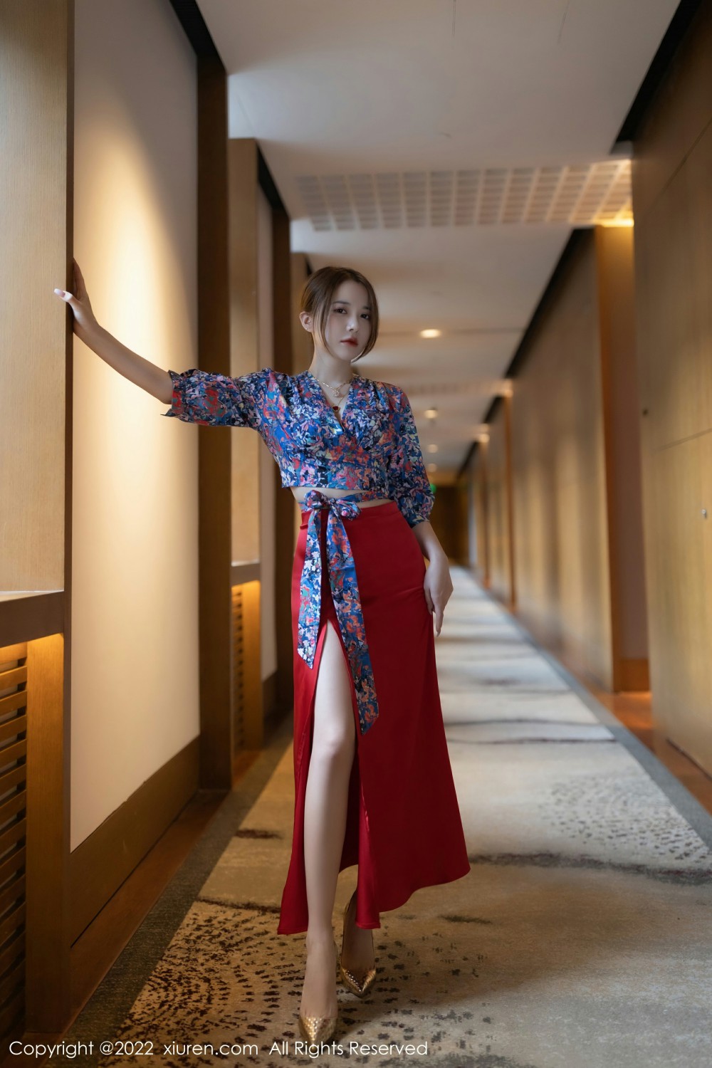 [XiuRen秀人网]No4674鱼子酱Fish性感红裙-[秀人套图]