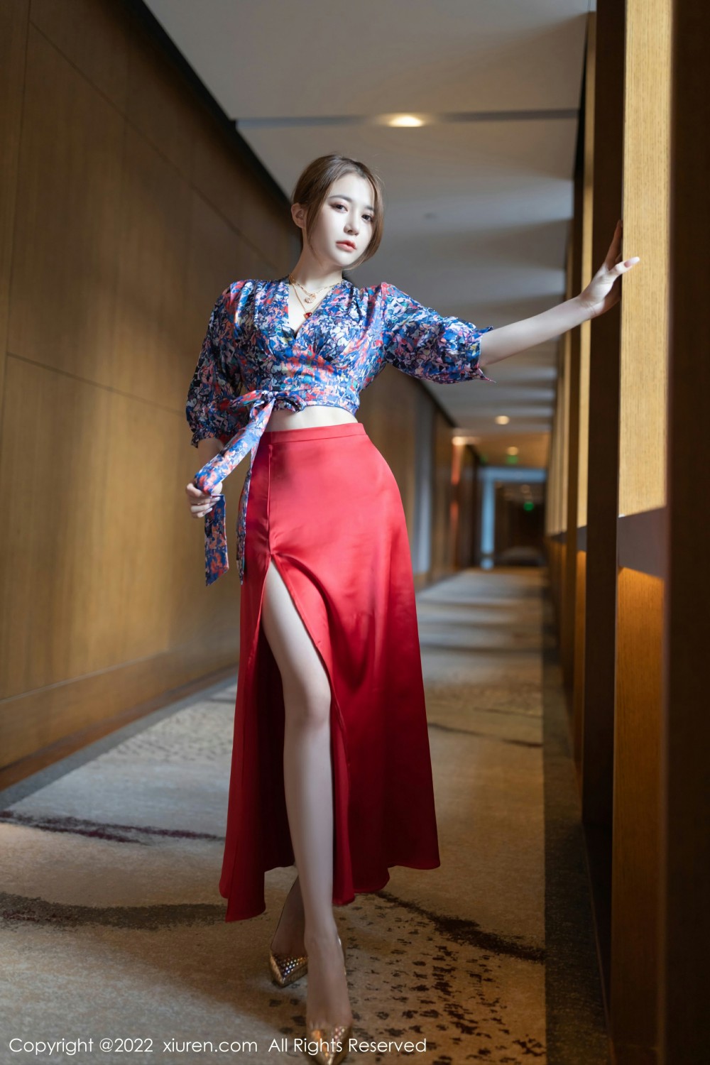 [XiuRen秀人网]No4674鱼子酱Fish性感红裙-[秀人套图]